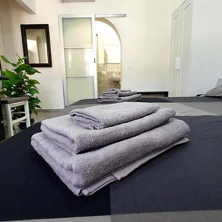 Rooms Cris Pisa Bagian luar foto