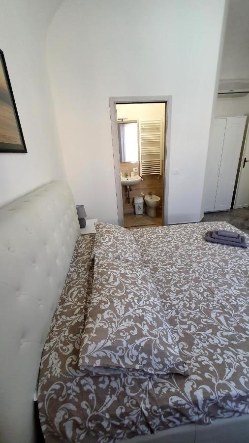 Rooms Cris Pisa Bagian luar foto