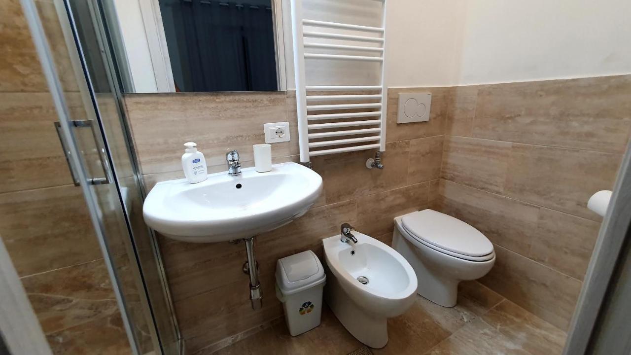 Rooms Cris Pisa Bagian luar foto